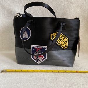 Harvey Streamline Bag D23 Expo 2017